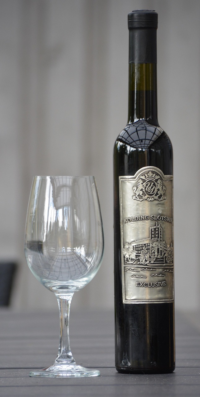 金沙酒业盛大发布三款龙年纪念酒，献礼新纪元，最高价值达5999元