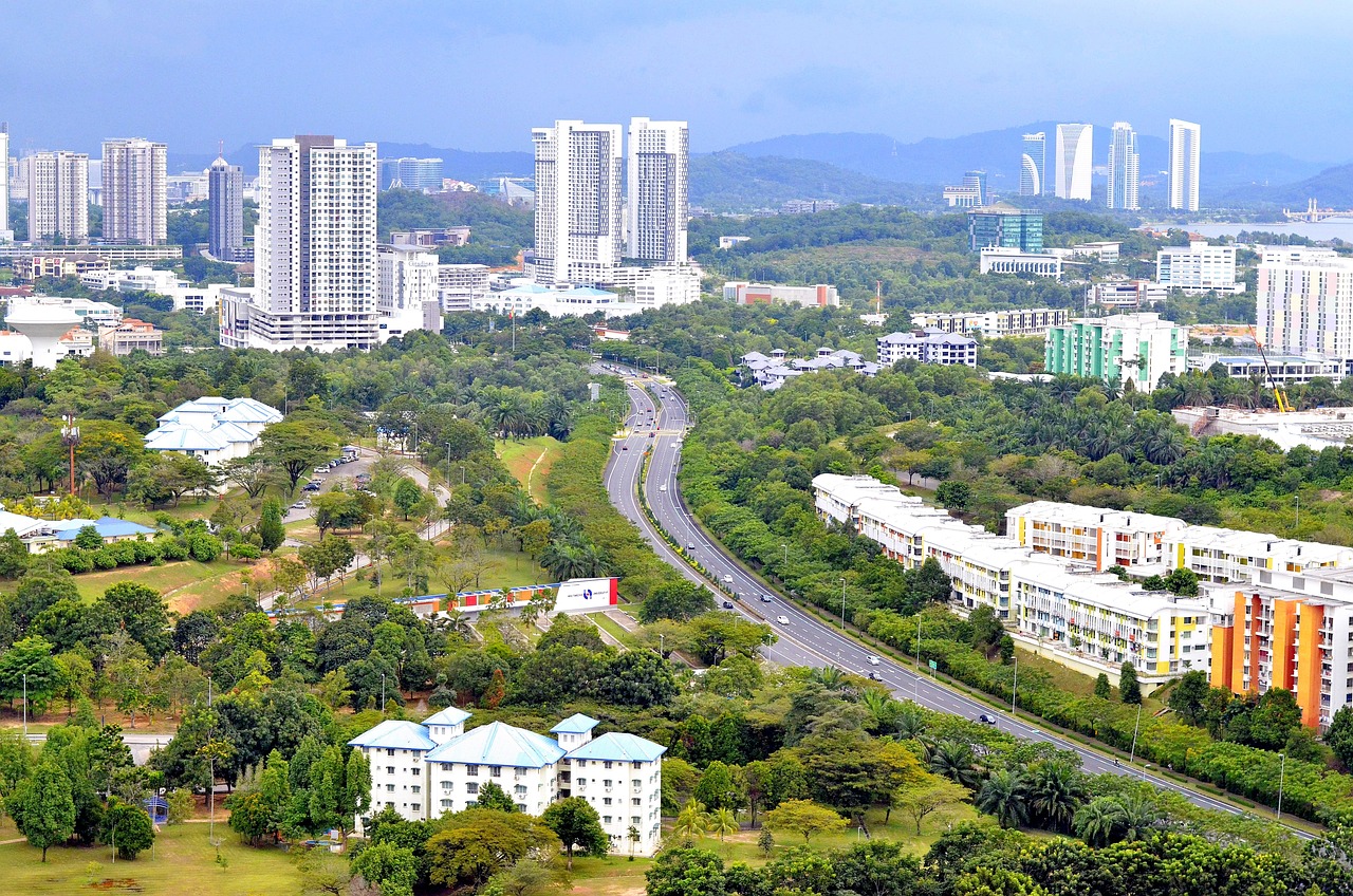 北京乃至京津冀地区何以成为全国最热的地区？