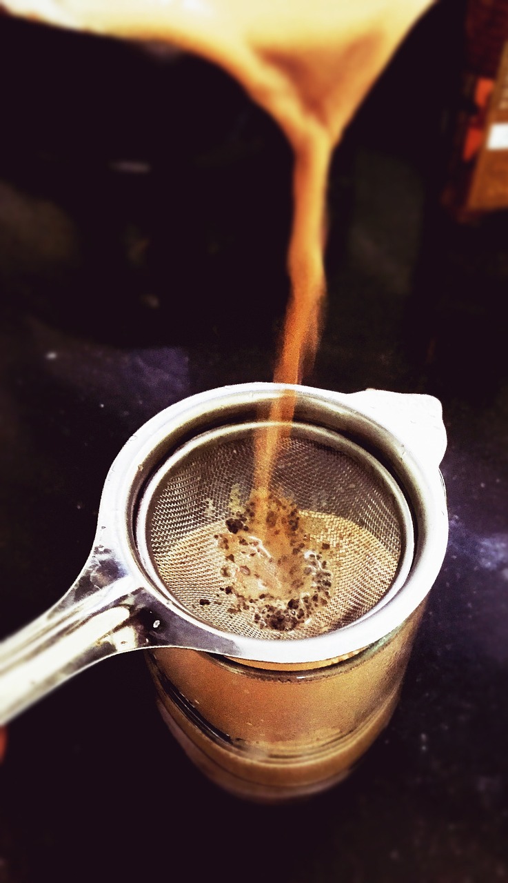 杯装奶茶王者香飘飘，寒冬崛起，盛夏之困